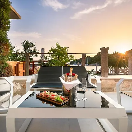 别墅 Marina Hvar *