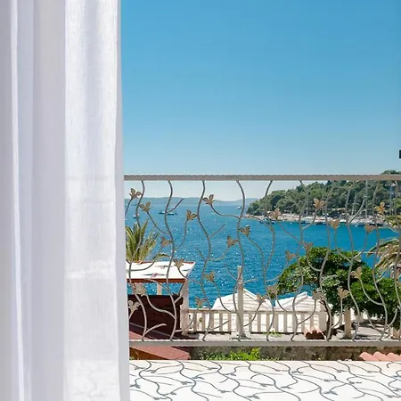 Marina Hvar