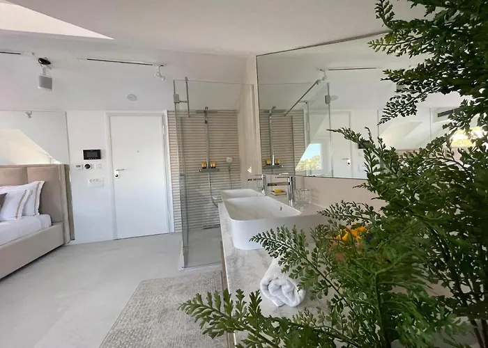 Marina Hvar Villa
