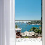 Marina Hvar *
