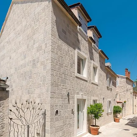 וילה Marina Hvar *