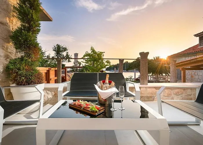 וילה Marina Hvar *