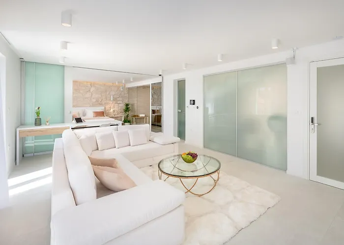 וילה Marina Hvar *